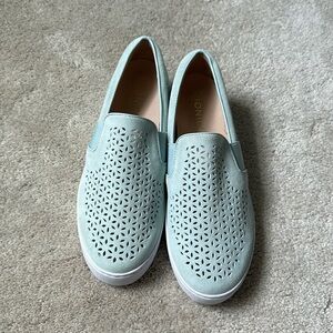 Vionic Women's Mint Green Perforated Slip-On Sneakers-New Without Box